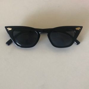 Urban outfitters cat eye glasses